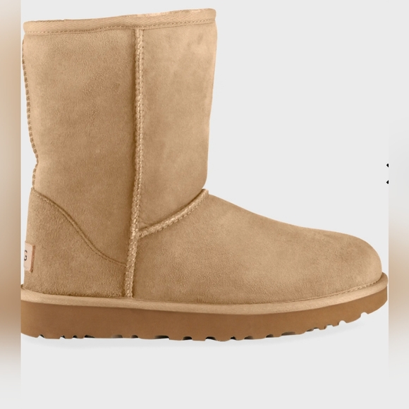 💫New UGG Classic Short II Boots size 8. color sand - Picture 1 of 8